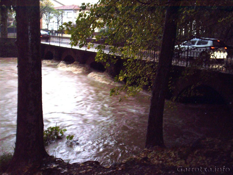 007_Fluvia_Pont_Mores_Olot